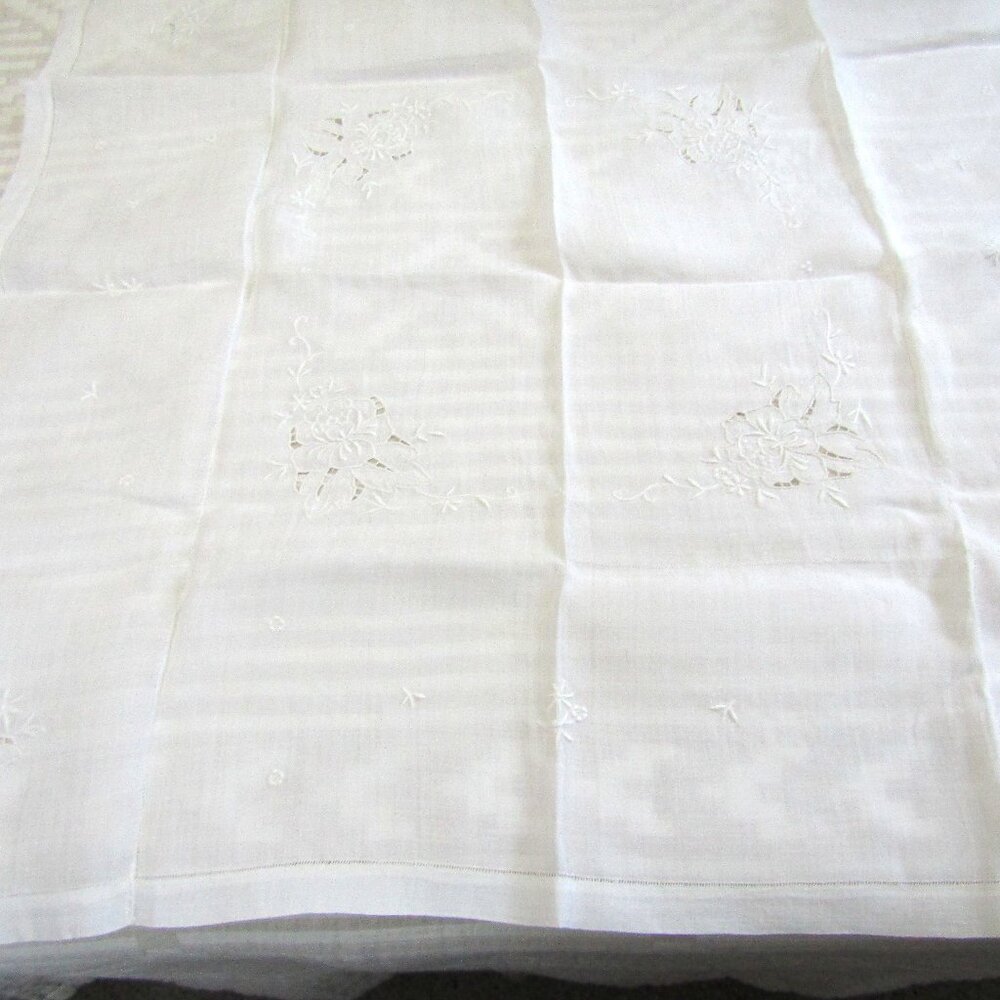 Vintage White Dainty Gauzy Embroidered Floral 32x32 Tablecloth Cottagecore Linen